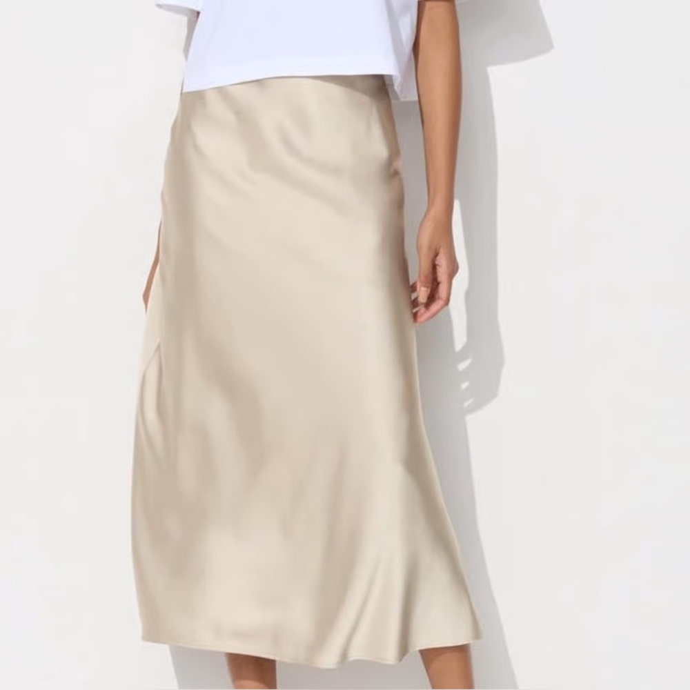 Uniqlo Cream Satin Skirt